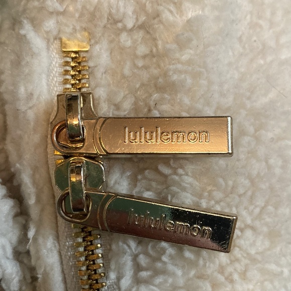 Lululemon Everywhere Fleece Belt Bag Natural Ivory Trench EUC - Picture 11 of 12